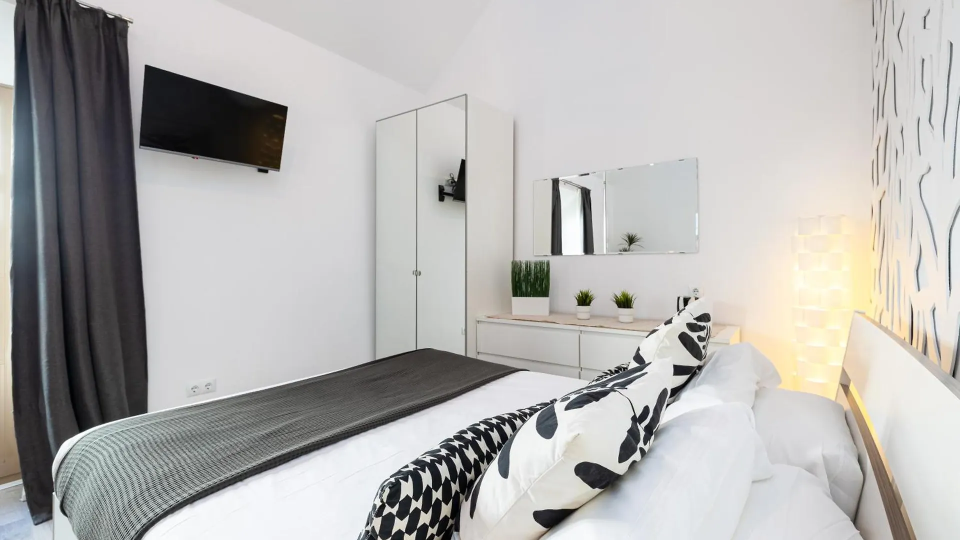 H2M Hiniestrosa Studio French Balcony Aacc Wifi Malaga 0*,  Spain